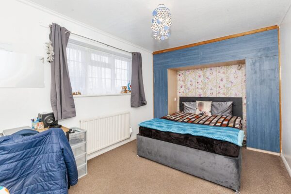 3 Bedroom House - Chatfield, Slough