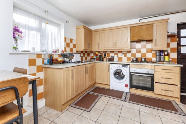 3 Bedroom House - Chatfield, Slough