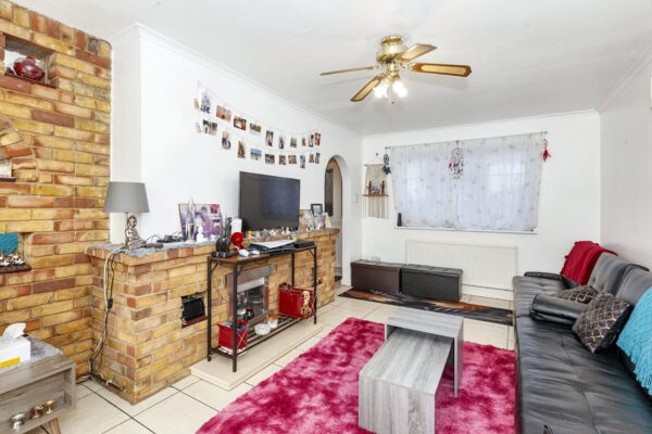 3 Bedroom House - Chatfield, Slough