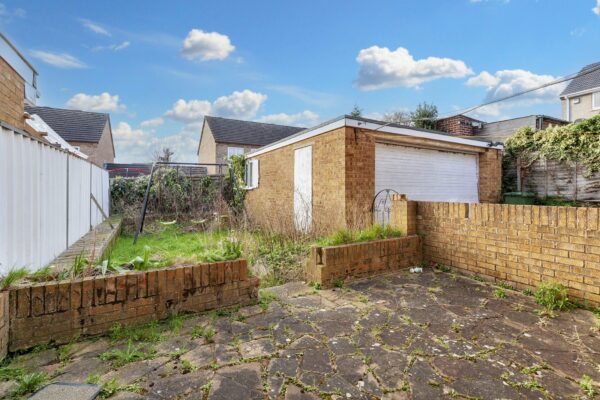 3 Bedroom House - Chatfield, Slough