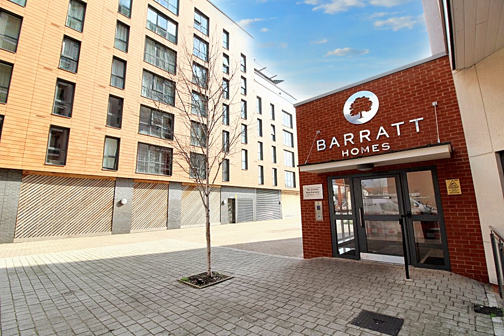 2 Bedroom 2 Bathroom - The Junction, Grays Place, Slough