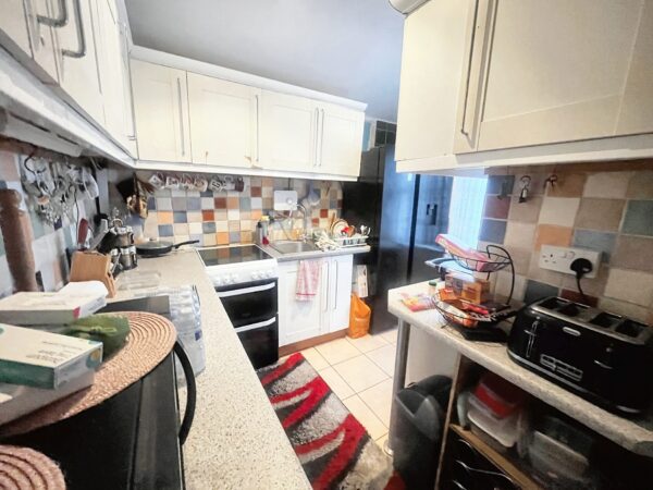 1 Bedroom Flat - Diamond Road, Slough