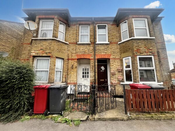 1 Bedroom Flat - Diamond Road, Slough