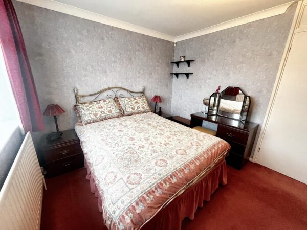 3 Bedroom House - Goodman Park, Slough