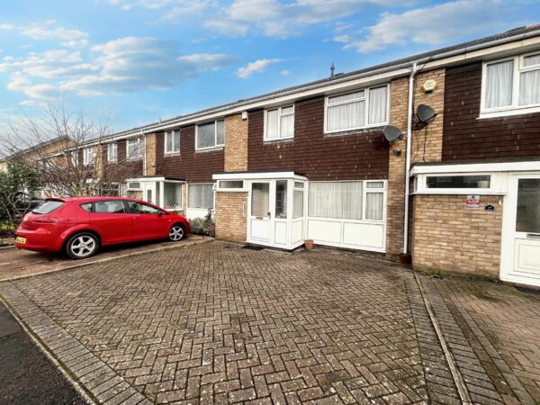 3 Bedroom House - Goodman Park, Slough