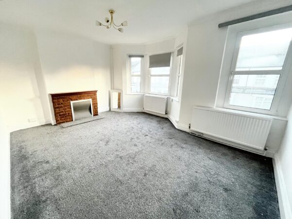 1 Bedroom Maisonette - Diamond Road, Slough