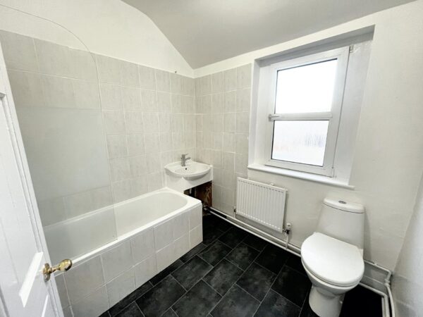 1 Bedroom Maisonette - Diamond Road, Slough