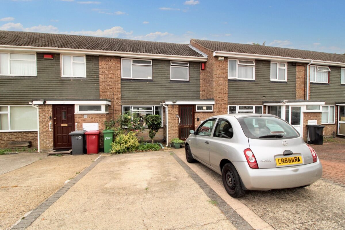 3 Bedroom House - Birch Grove, Slough