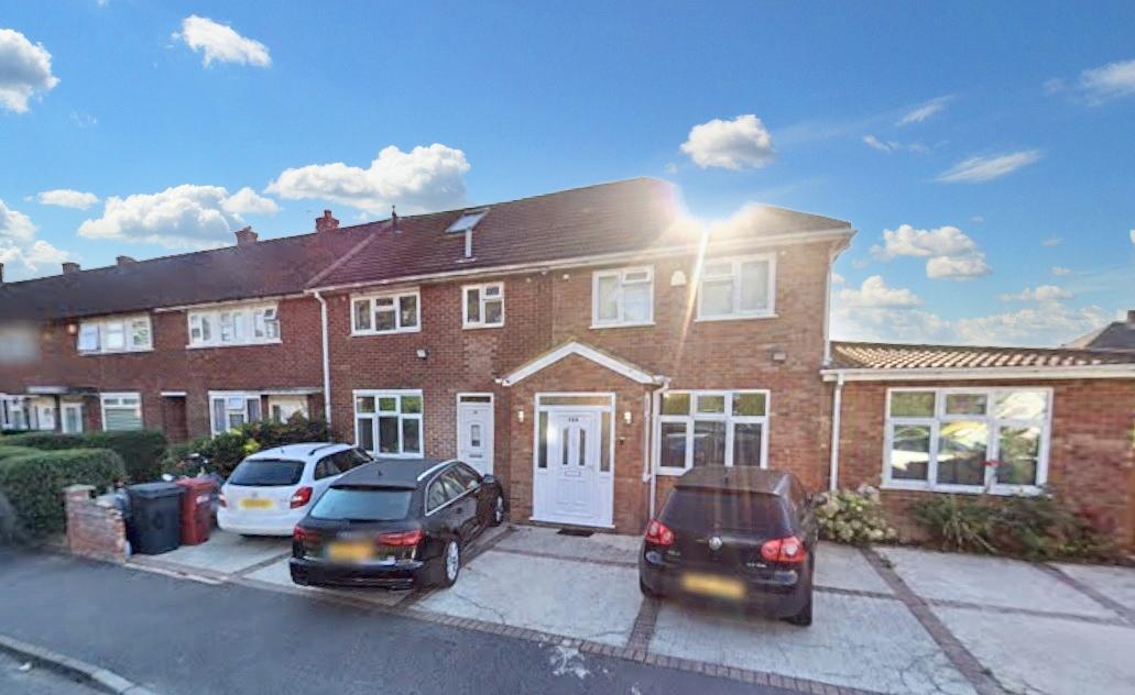 4 Bedroom House - Harrow Road, Langley