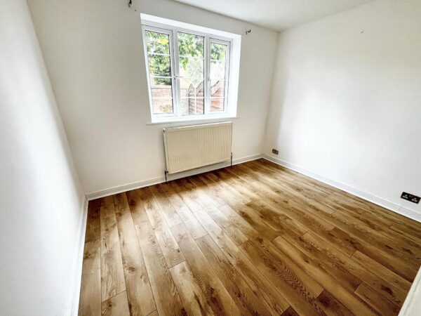 2 Bedroom Maisonette - Lansdowne Avenue, Slough