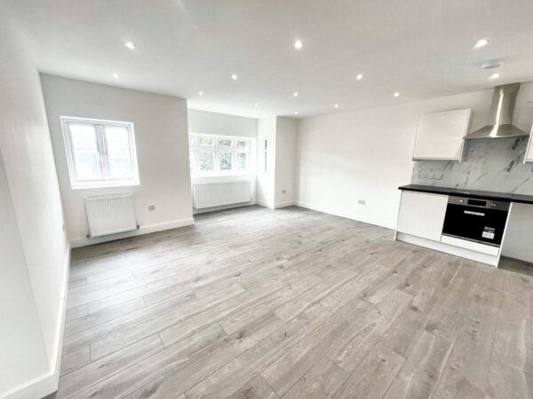 2 Bedroom Flat - Faraday Road, Slough