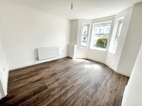 1 Bedroom Maisonette - Diamond Road, Slough