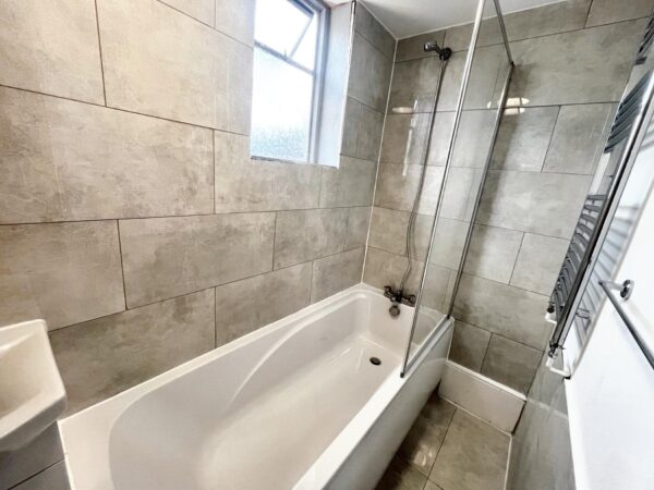 1 Bedroom Maisonette - Diamond Road, Slough