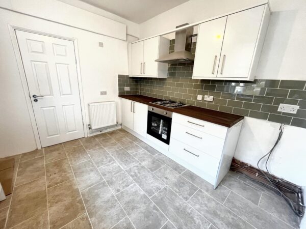1 Bedroom Maisonette - Diamond Road, Slough