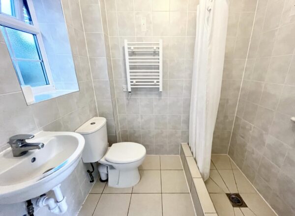 Studio - Lowbrook Drive,  Maidenhead