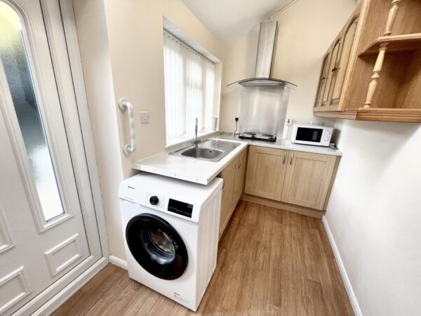 Studio - Lowbrook Drive,  Maidenhead