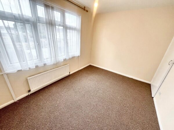 3 Bedroom House - Borderside, Slough