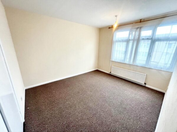 3 Bedroom House - Borderside, Slough