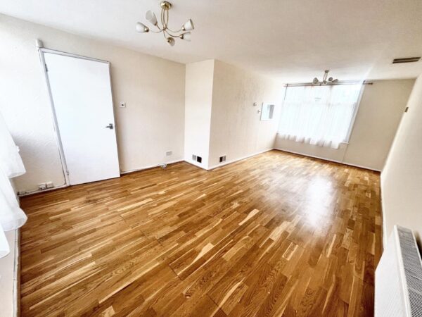 3 Bedroom House - Borderside, Slough