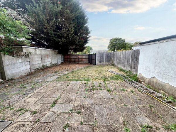 3 Bedroom House - Borderside, Slough