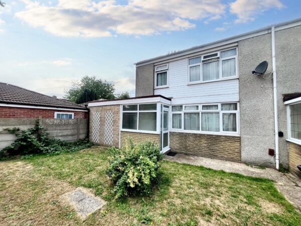 3 Bedroom House - Borderside, Slough