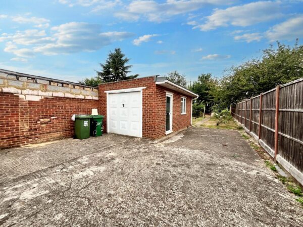 3 Bed House - Furnival Avenue, Slough