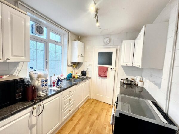 3 Bed House - Furnival Avenue, Slough