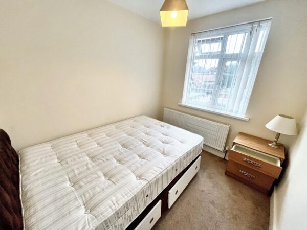 3 Bed House - Furnival Avenue, Slough