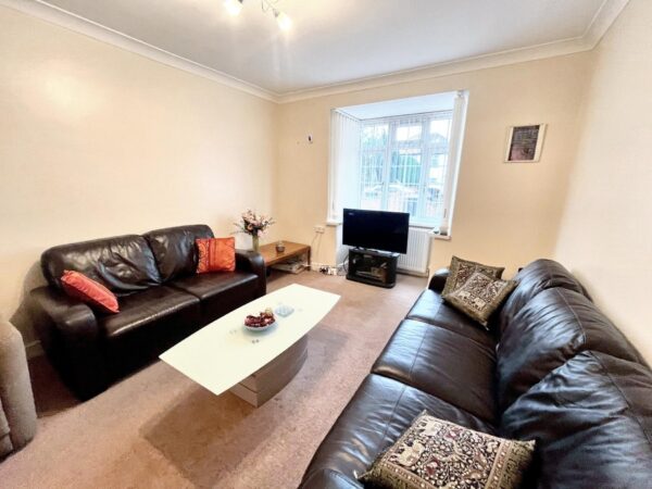 3 Bed House - Furnival Avenue, Slough