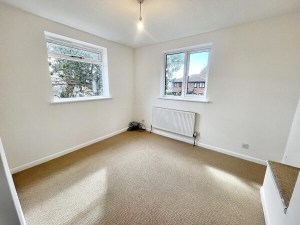 1 Bedroom House - Mountbatten Close, Slough