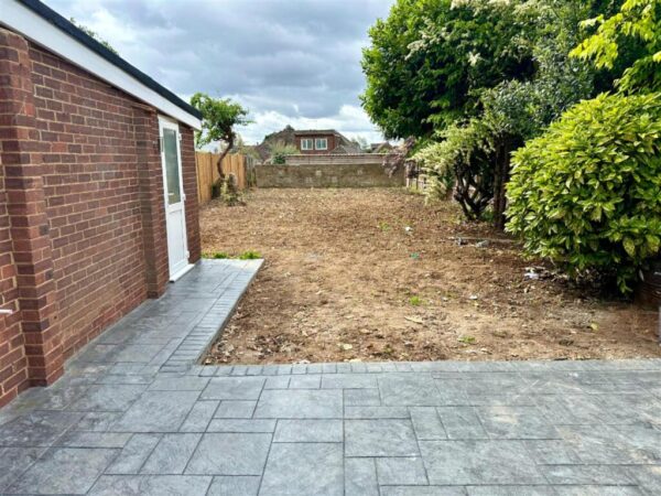 4 Bed Chalet Bungalow - Farm Road, Maidenhead