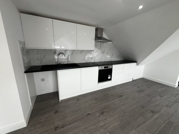 2 Bedroom Flat - Faraday Road, Slough