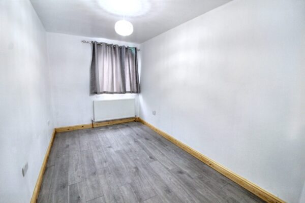 2 Bed Flat - Burnham Lane, Slough