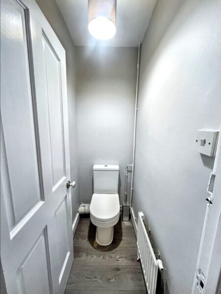 2 Bed Flat - Stoke Poges Lane, Slough