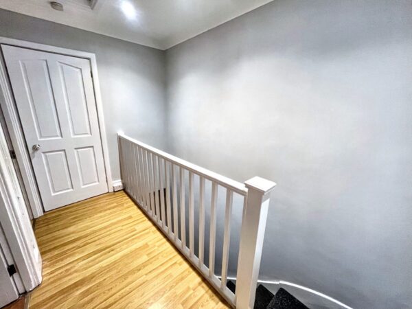 2 Bed Flat - Stoke Poges Lane, Slough