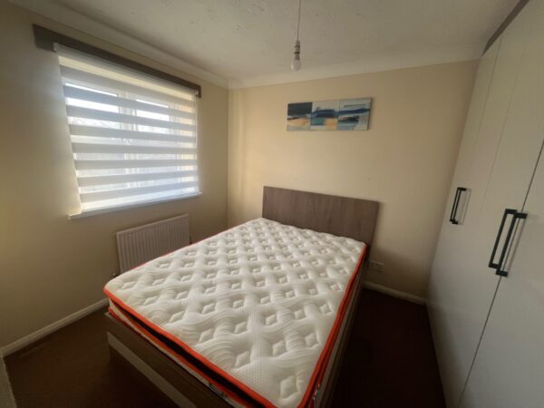 3 Bed House - Molyn Mews, Slough