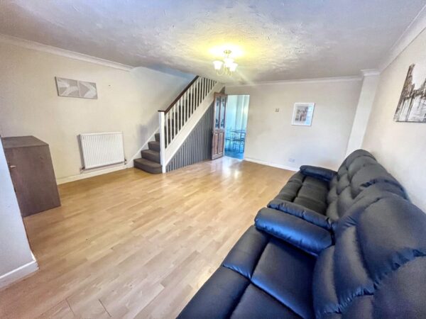 3 Bed House - Molyn Mews, Slough