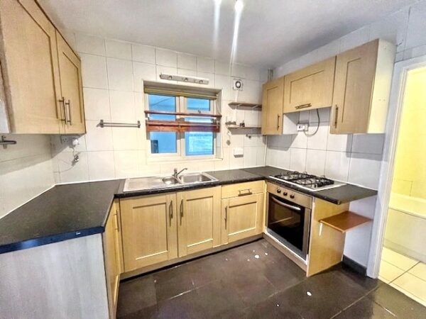 3 Bed House - Beaumont Road, Slough