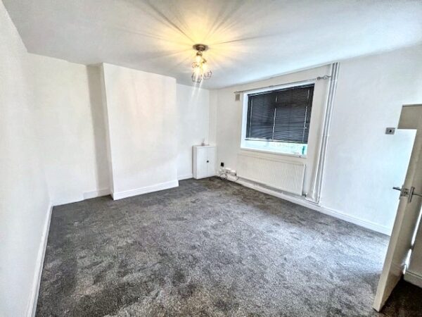 3 Bed House - Beaumont Road, Slough