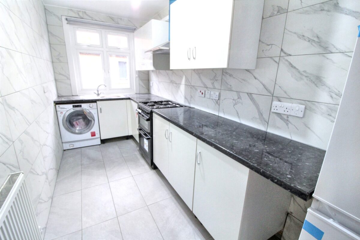2 Bed Flat - Burnham Lane, Slough