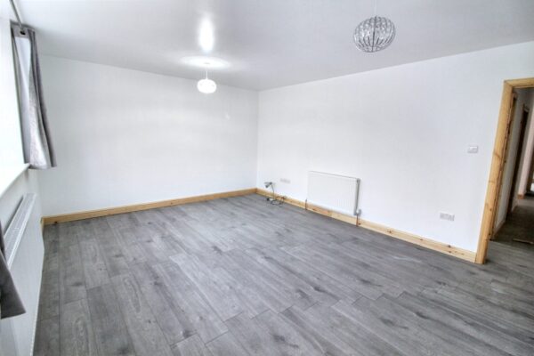 2 Bed Flat - Burnham Lane, Slough