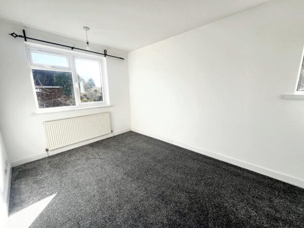 2 Bed Maisonette - Faircroft, Slough