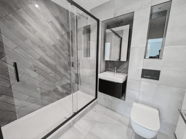 2 Bed 2 Bath - Memorial Avenue, Slough