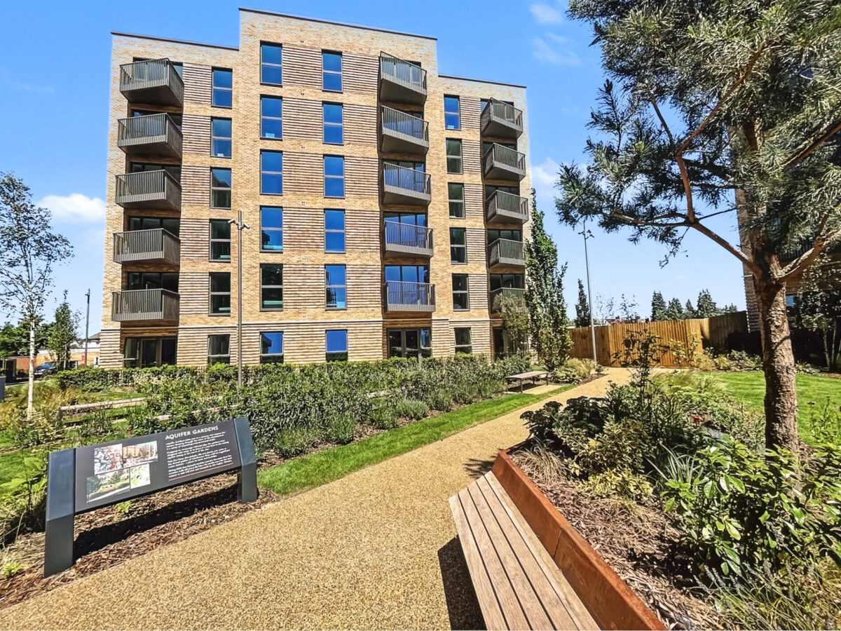 2 Bed 2 Bath - Memorial Avenue, Slough