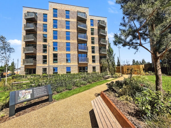 2 Bed 2 Bath - Memorial Avenue, Slough