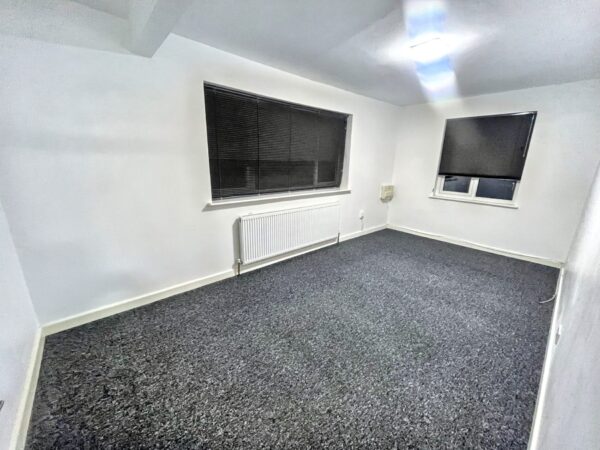 3 Bedroom Flat - Burnham Lane, Slough