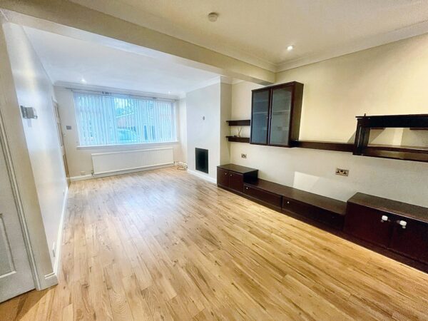 2 Bed House - Saunton Avenue, Harlington