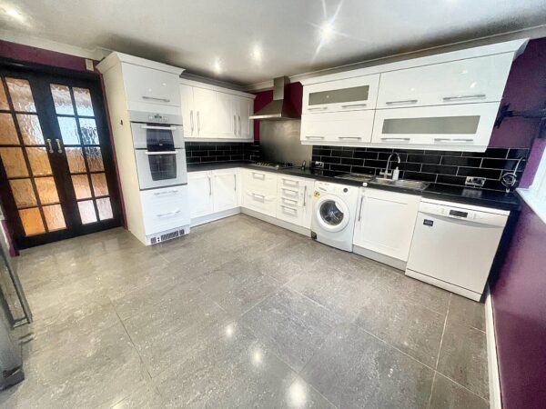 2 Bed House - Saunton Avenue, Harlington