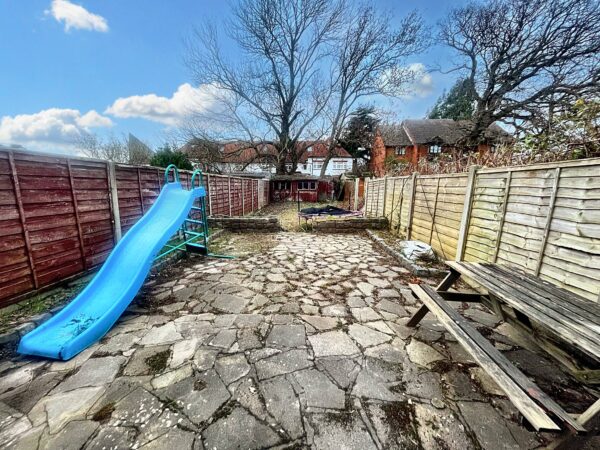 2 Bed House - Saunton Avenue, Harlington