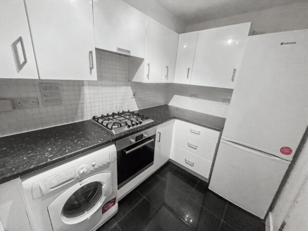 3 Bed Townhouse - London Road, Langley
